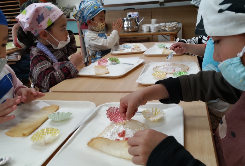 楽しいクッキング　こいのぼりクレープづくり1